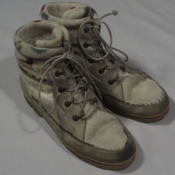 Vintage TECNICA Womans Boot Size 9.5 GOAT FUR - Picture 1 of 8